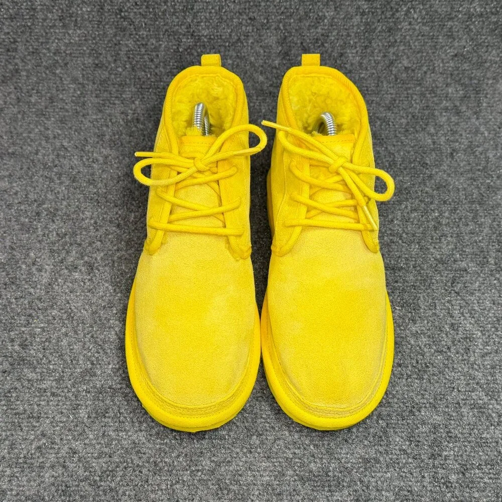 UGG Neumel II Boot Girl's Size‎ 6 Yellow Suede Mid Lace Chukka Winter Sneakers